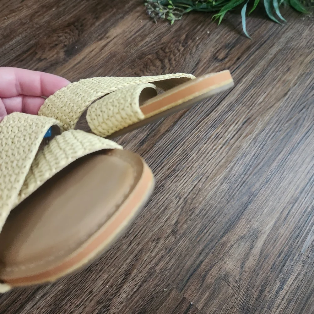 Old Navy Women's Cream Woven Sandals